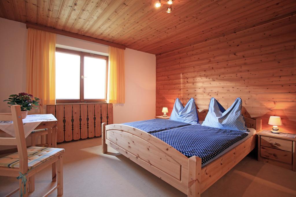Gugghof Apartment Hopfgarten im Brixental Room photo